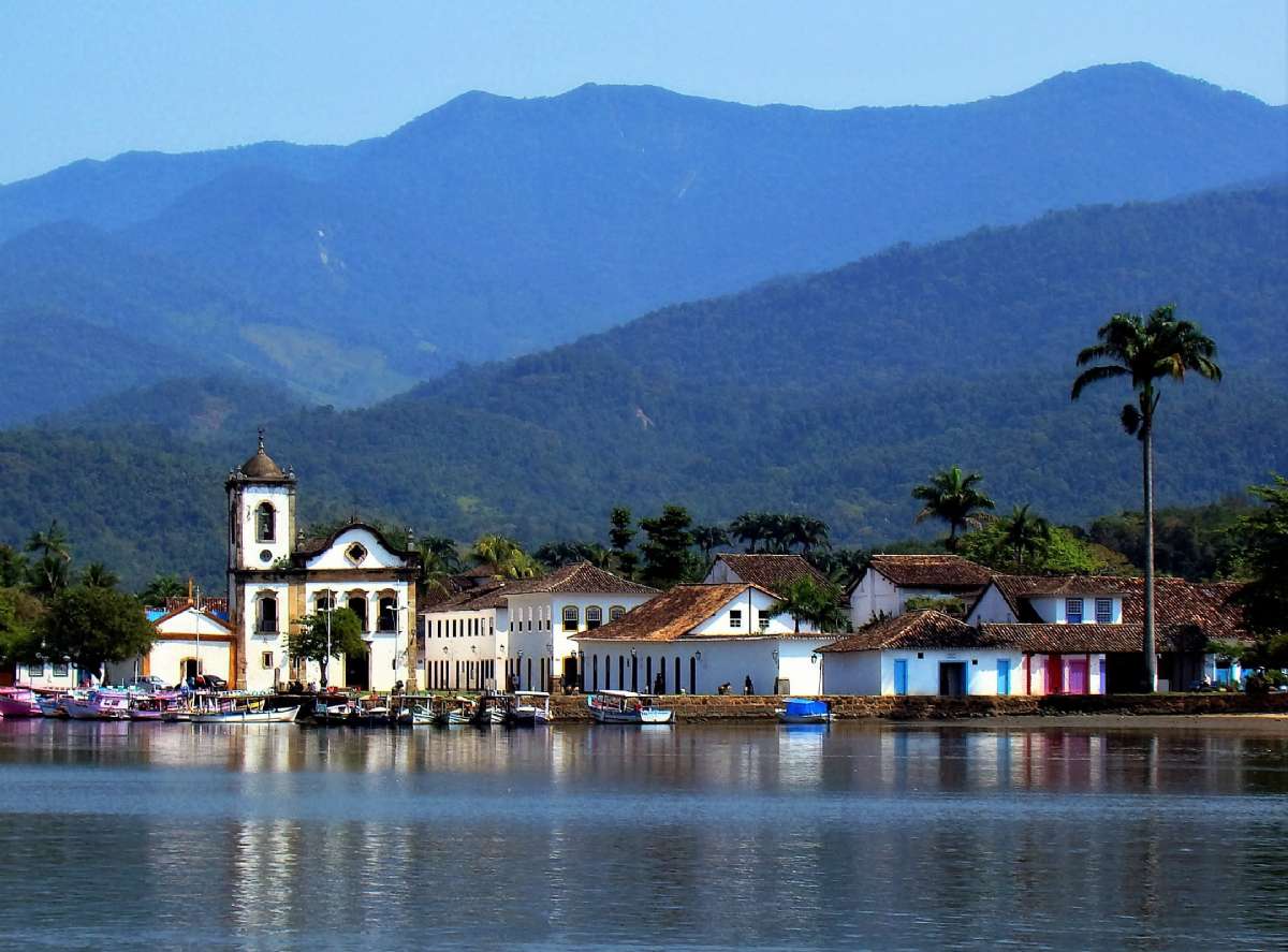 ENCANTOS DE PARATY - Corpus Christi