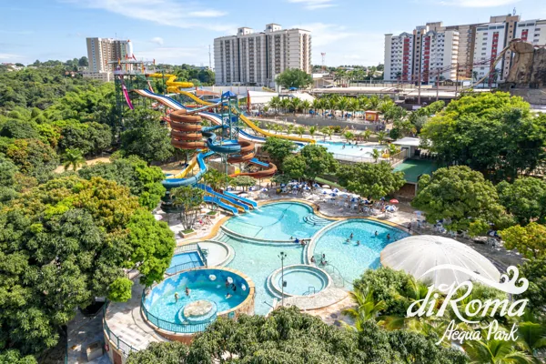 Vista aérea das piscinas termais do diRoma Acqua Park