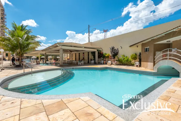 Deck e piscina termal do diRoma Exclusive