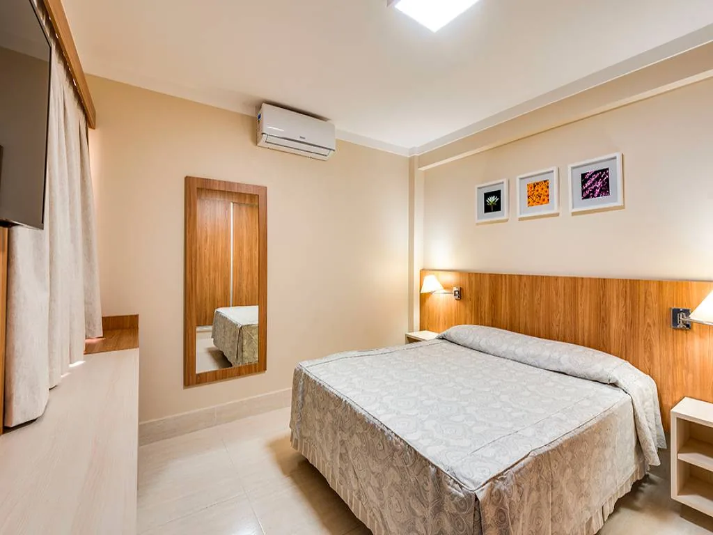 Apartamento do Piazza diRoma com cama de casal