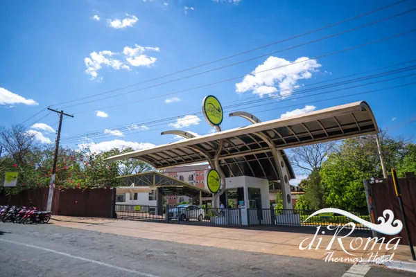 Fachada e portaria do diRoma Thermas Hotel em Caldas Novas