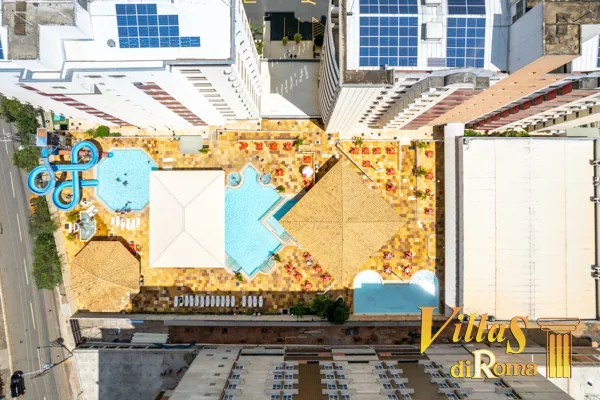 Vista aérea das piscinas do Villas diRoma